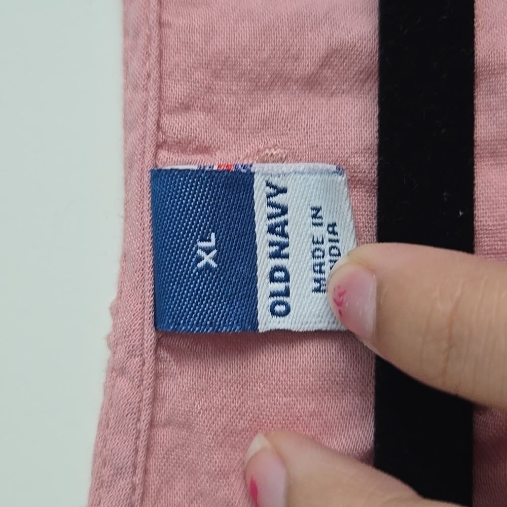 Old navy pink blouse - Picture 3 of 7